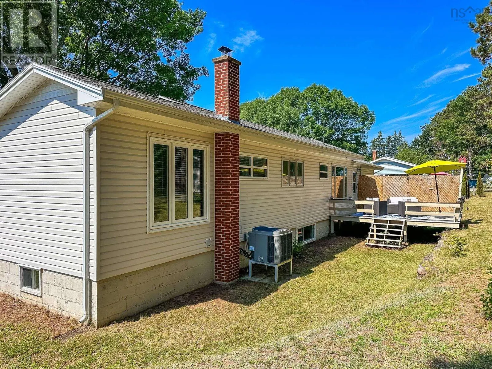389 Pine Ridge Avenue