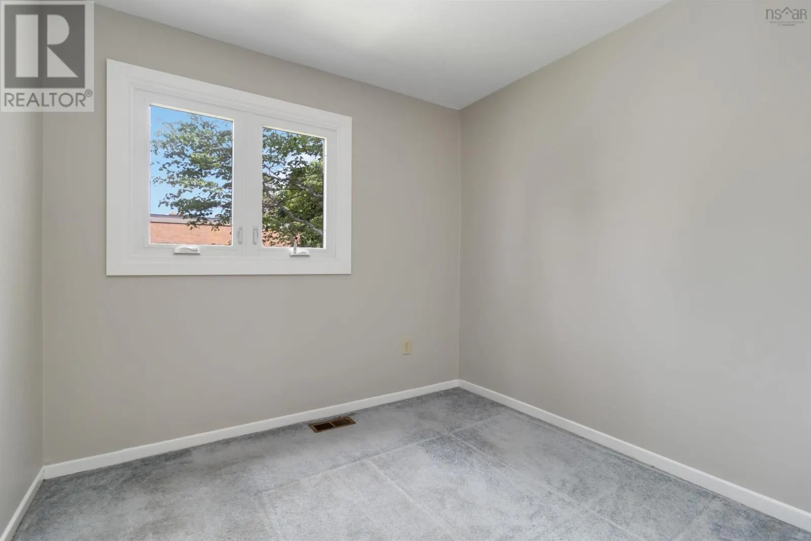 79 Forestside Crescent