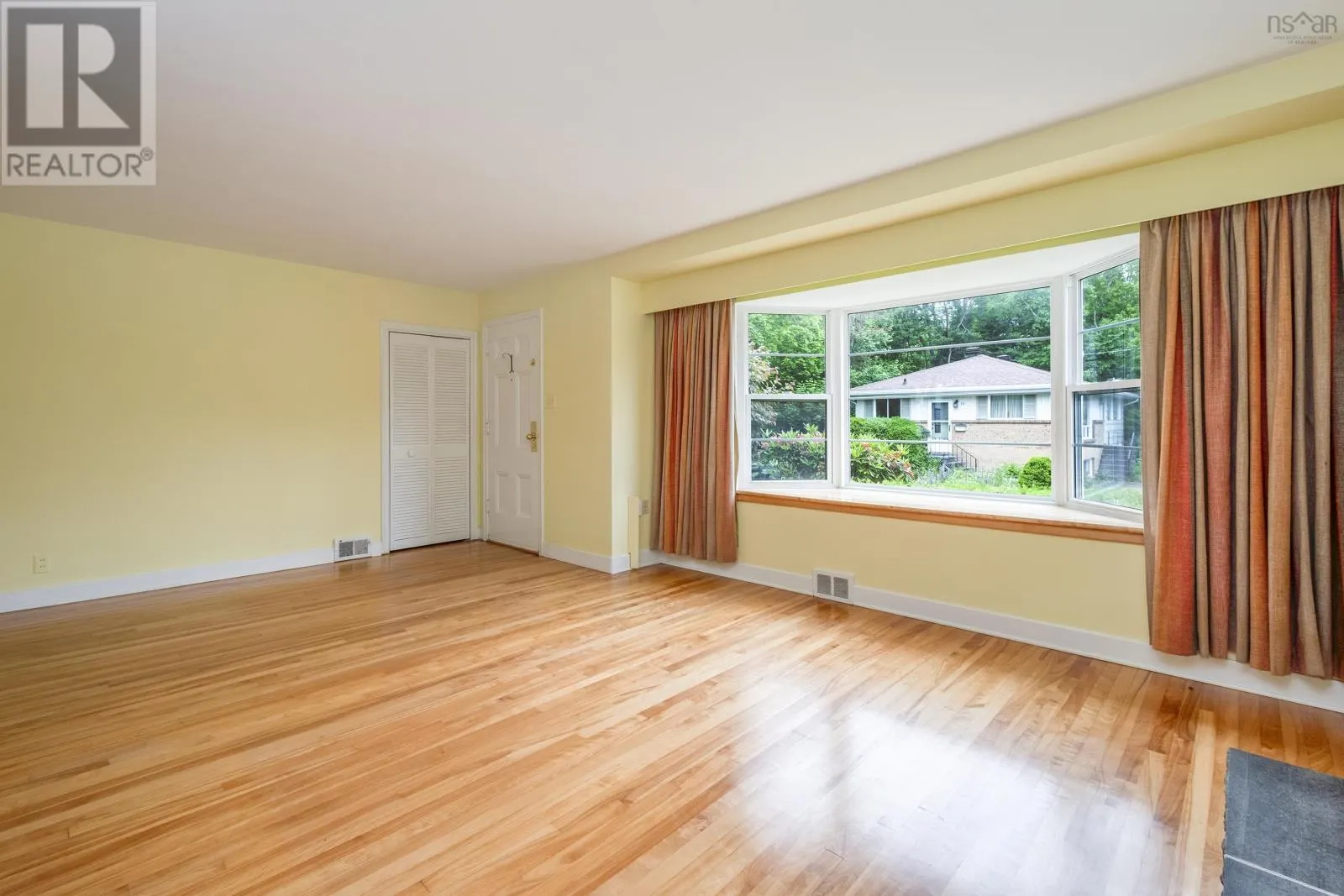 14 Retreat Avenue