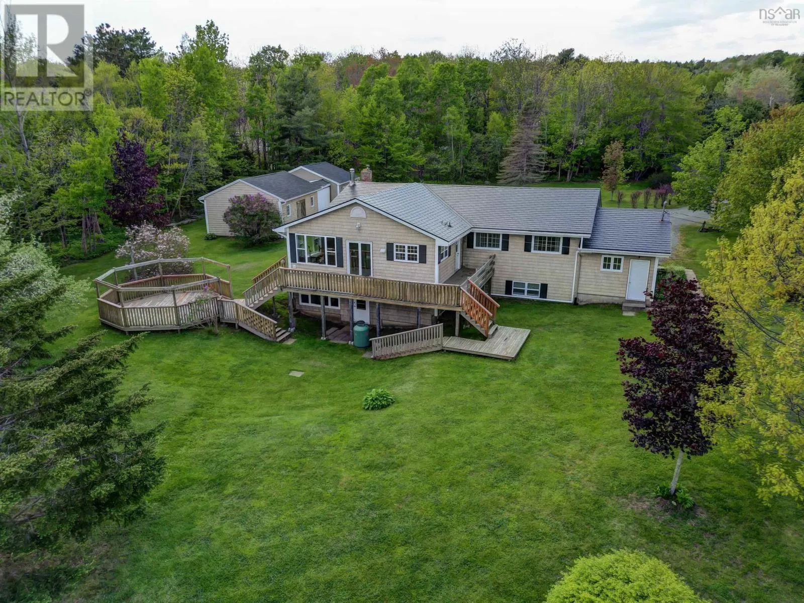 1305 Fall River Road