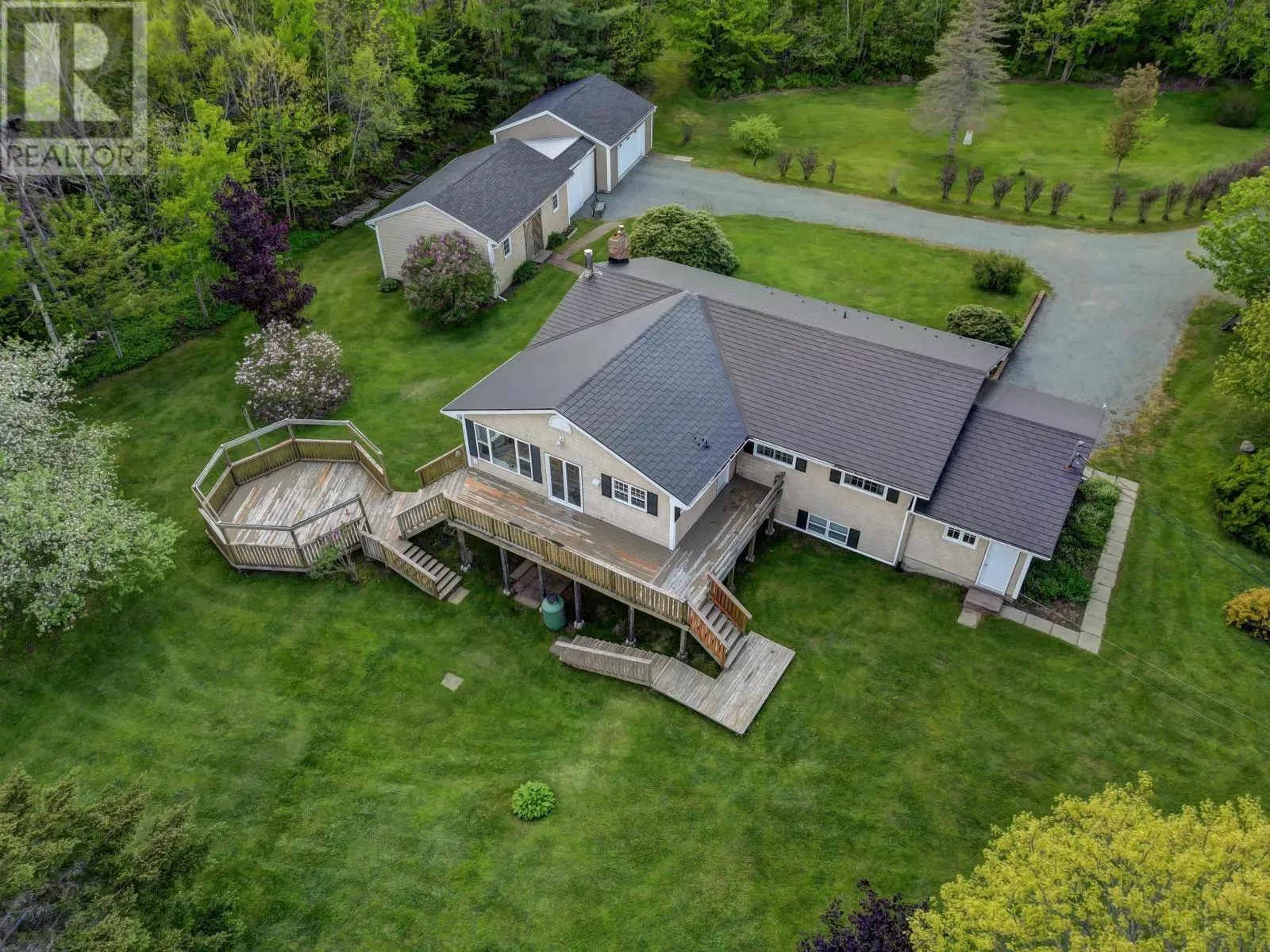 1305 Fall River Road