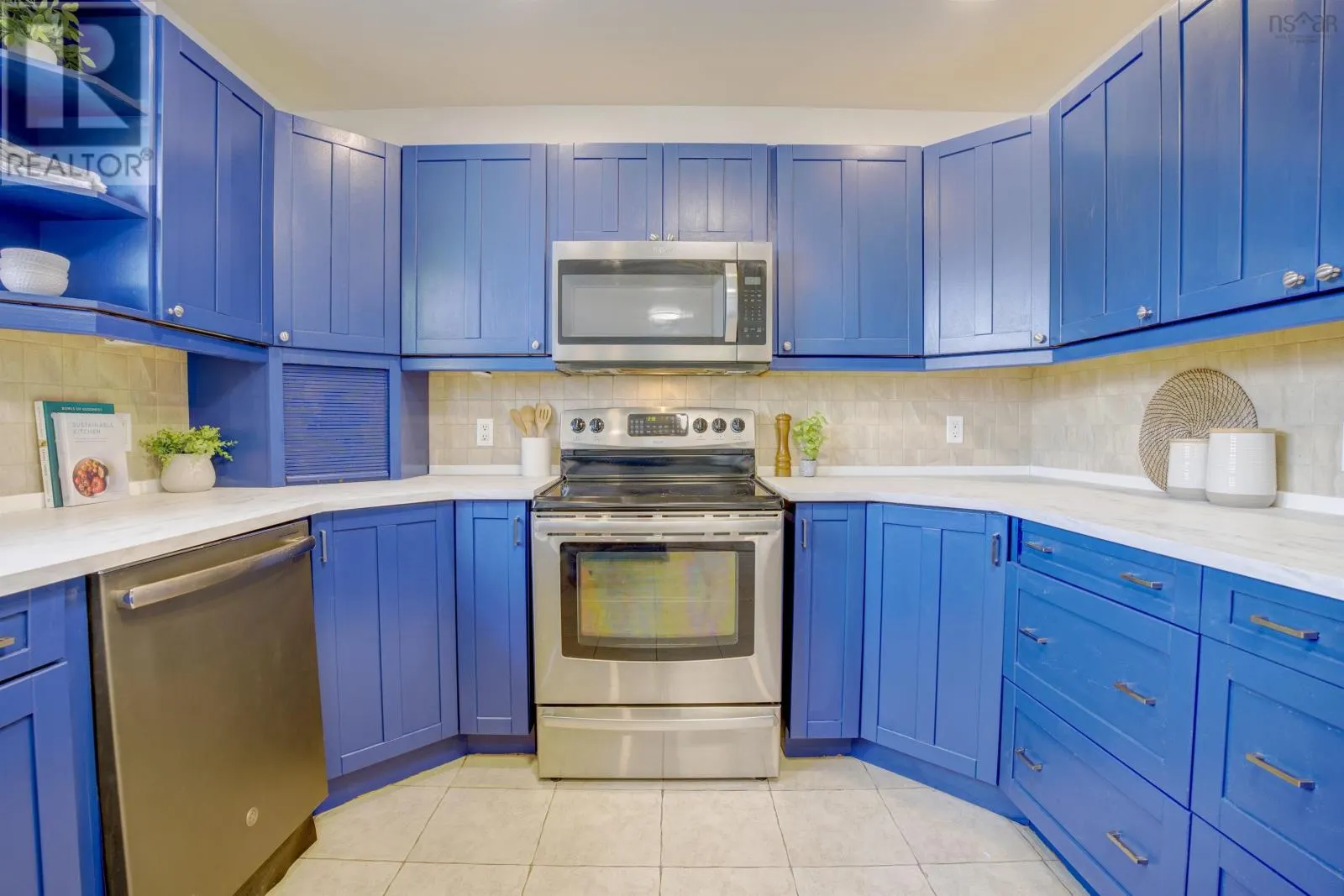 30 Woodcrest Avenue