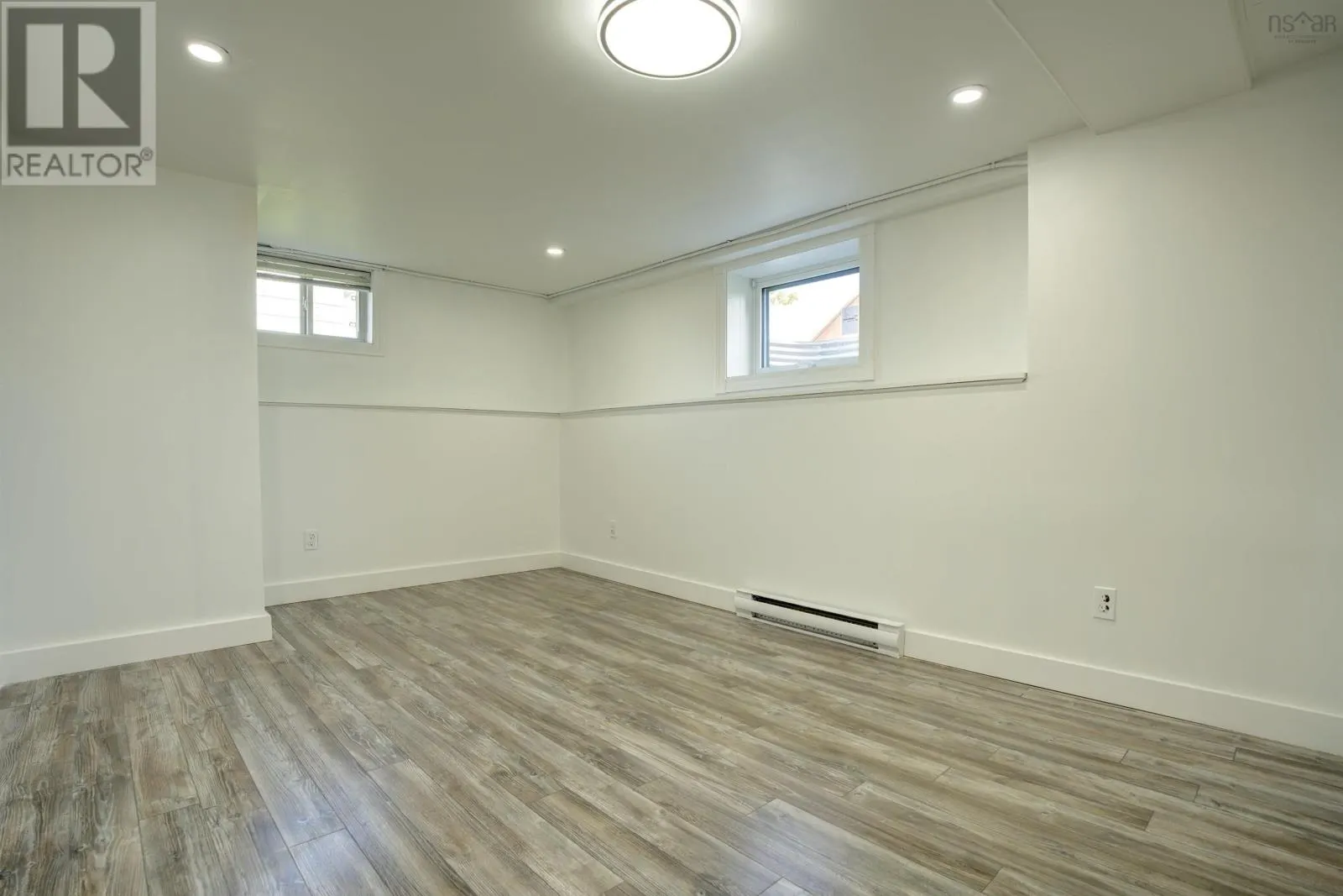 30 Woodcrest Avenue