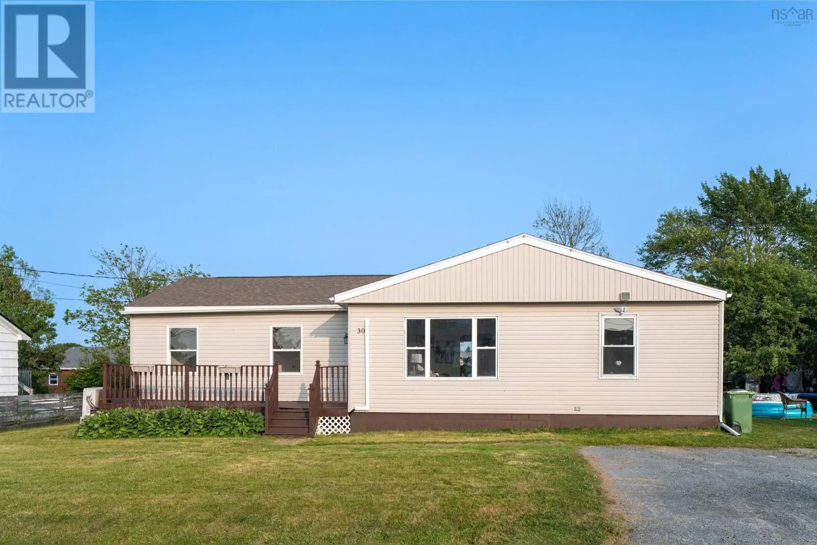30 Woodcrest Avenue