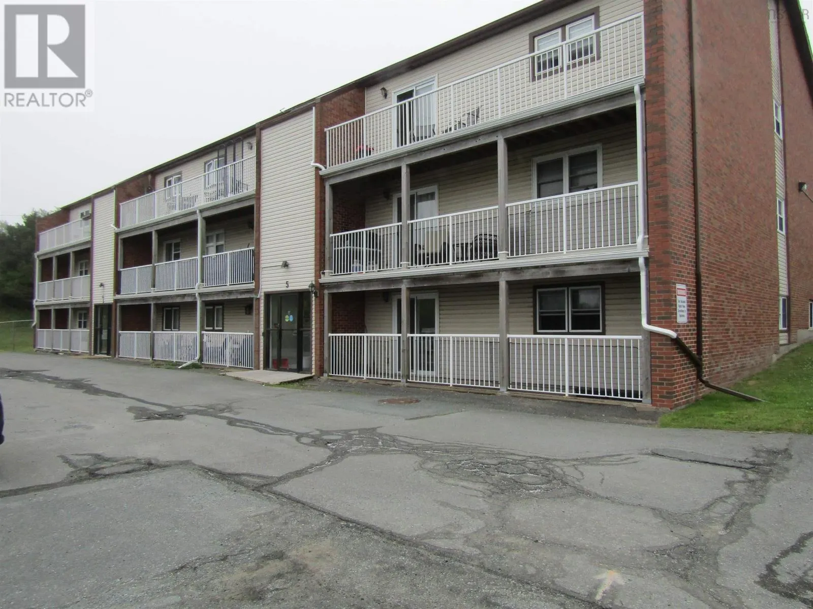 13 5 Rose Way