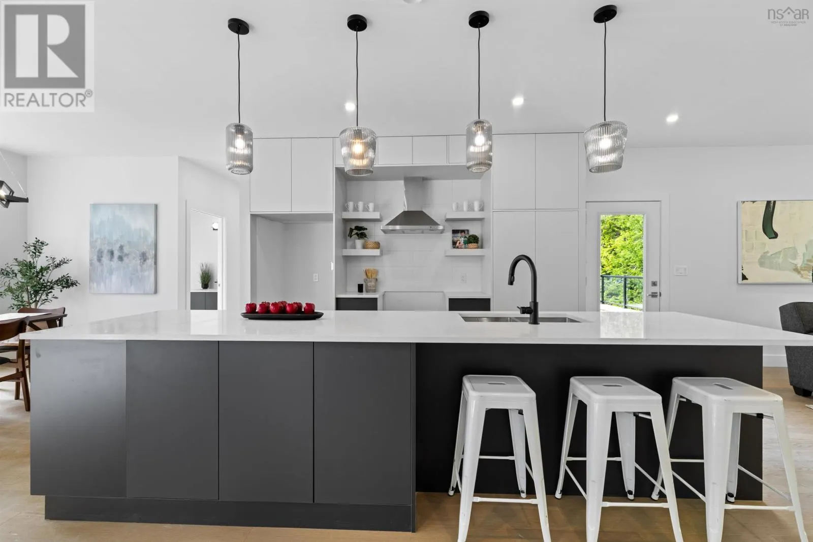 2 Merion Court
