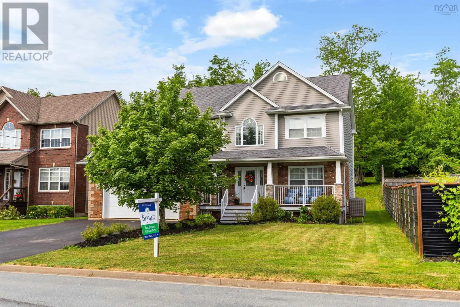 76 PEBBLECREEK Crescent