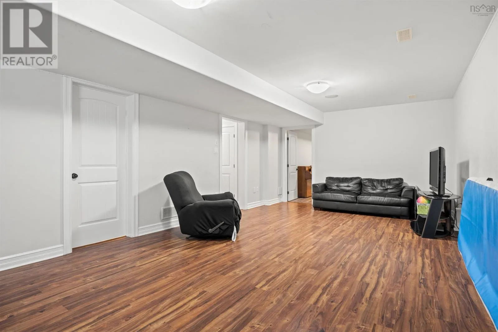 76 PEBBLECREEK Crescent