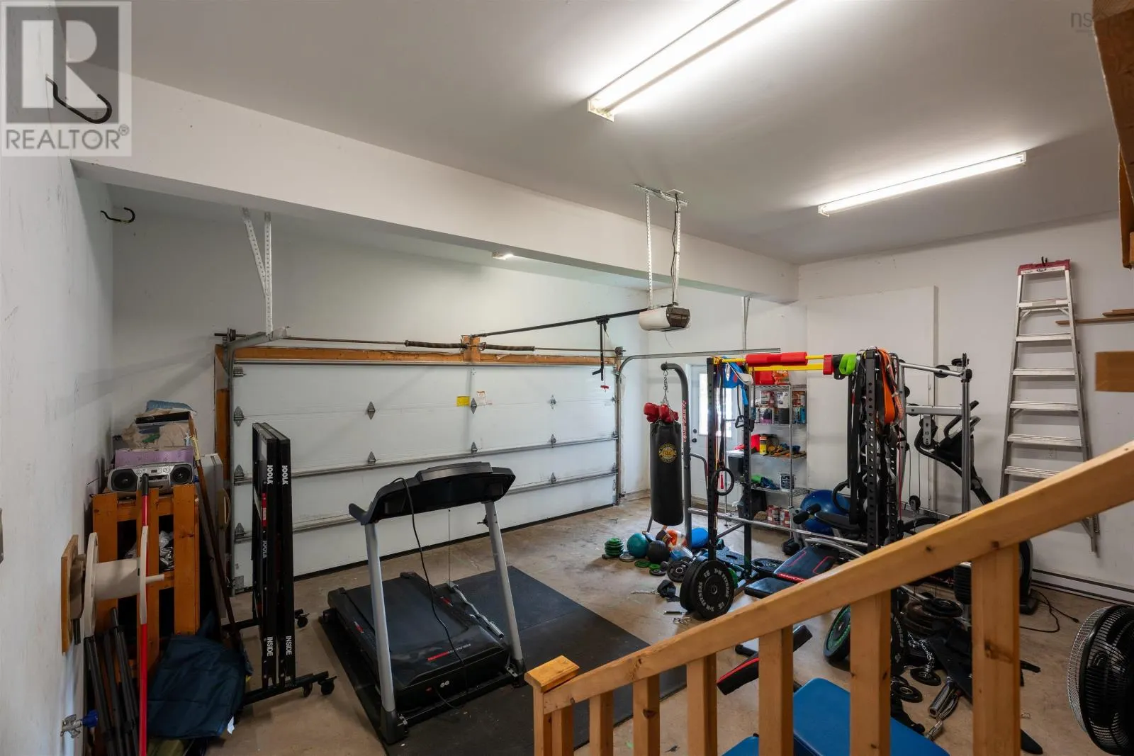 76 PEBBLECREEK Crescent
