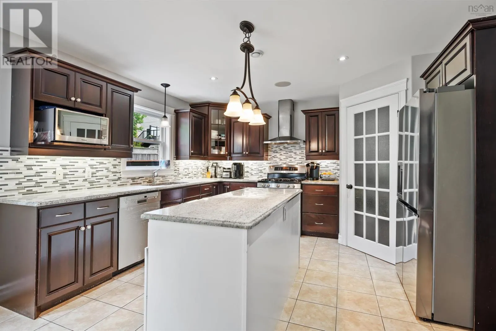 76 PEBBLECREEK Crescent