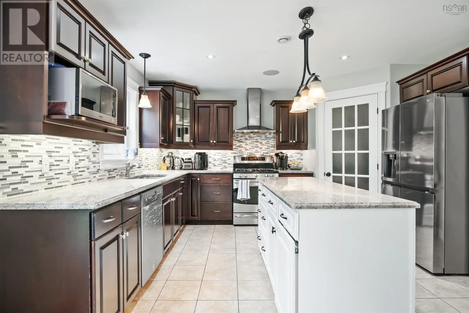 76 PEBBLECREEK Crescent