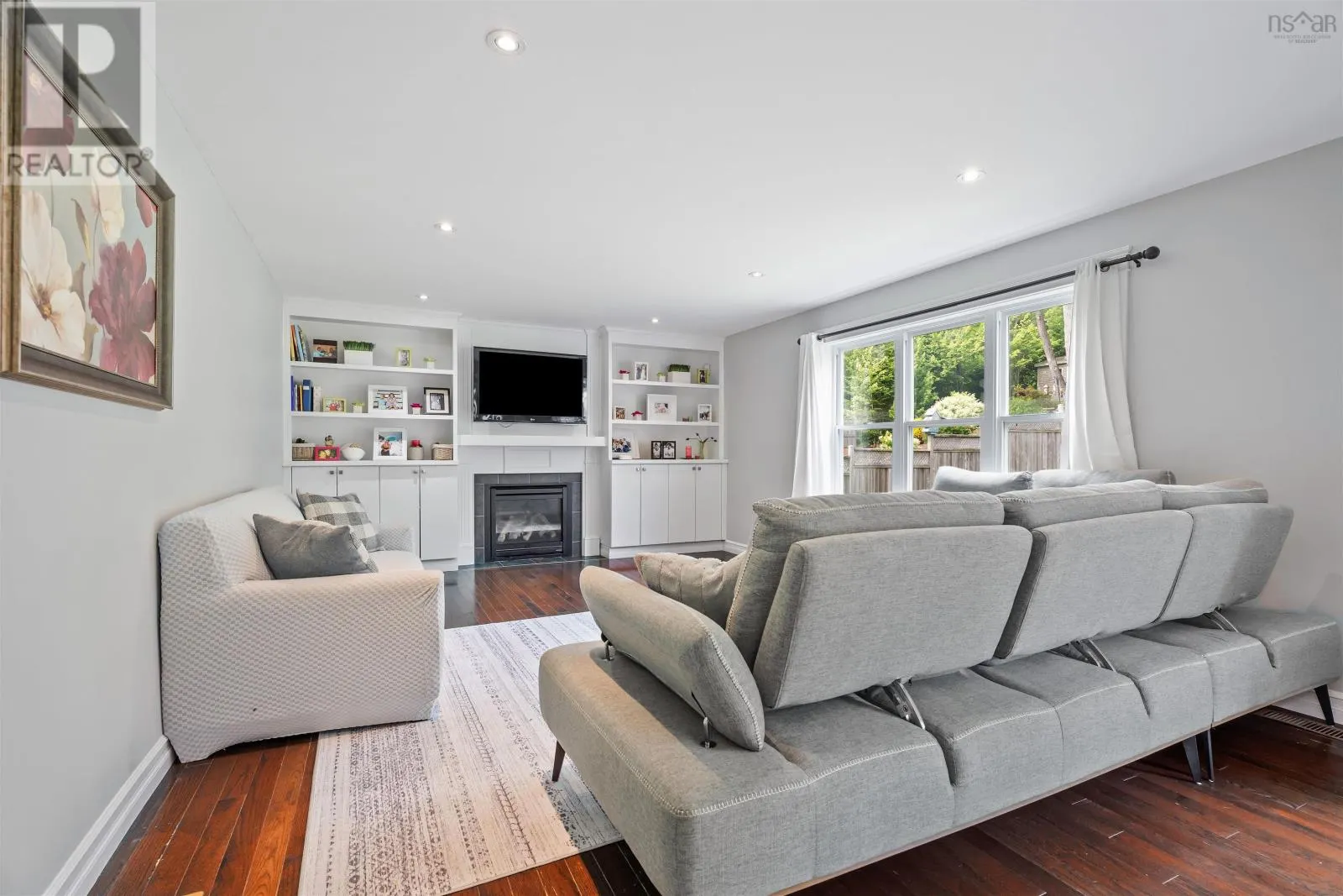 76 PEBBLECREEK Crescent