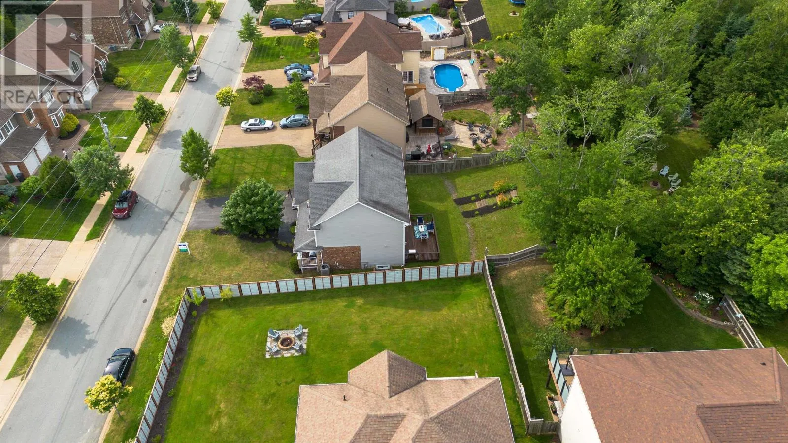 76 PEBBLECREEK Crescent