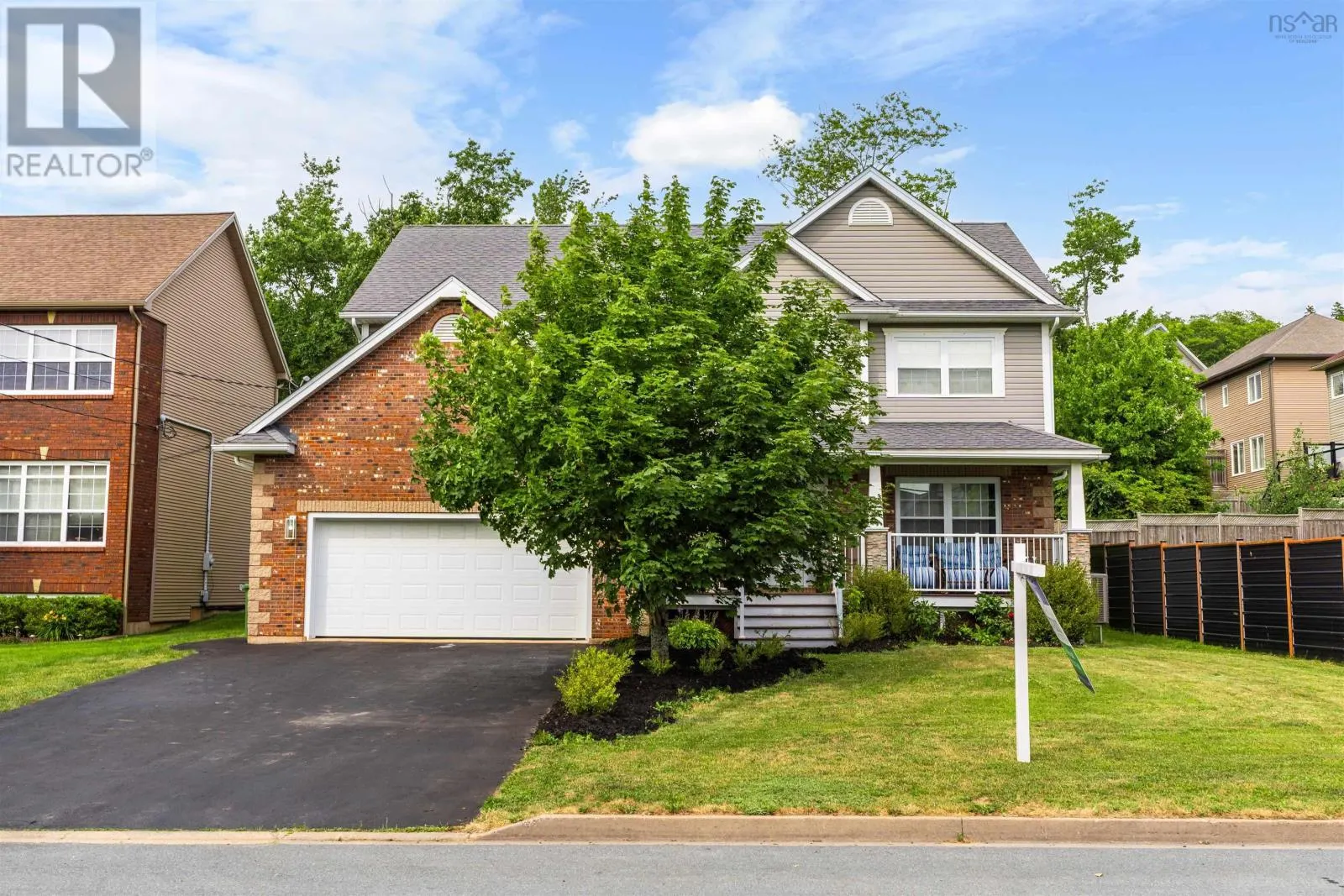 76 PEBBLECREEK Crescent