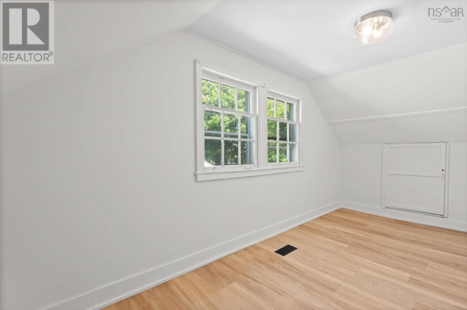 54 Symonds Street