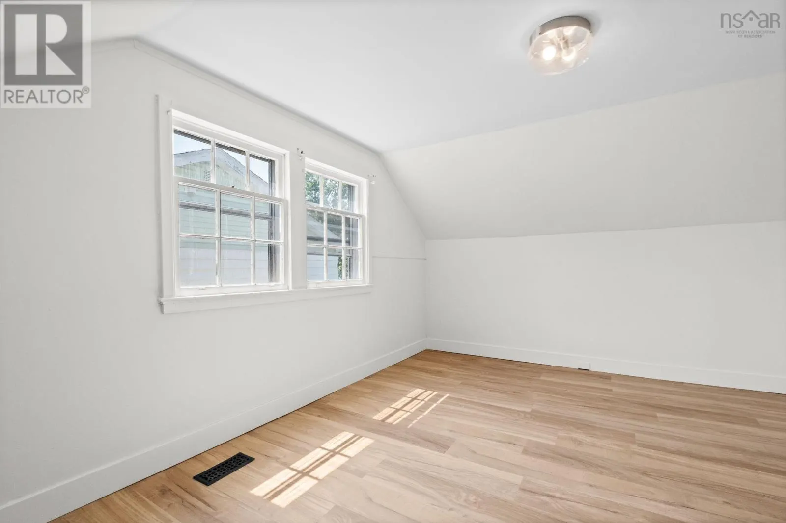 54 Symonds Street