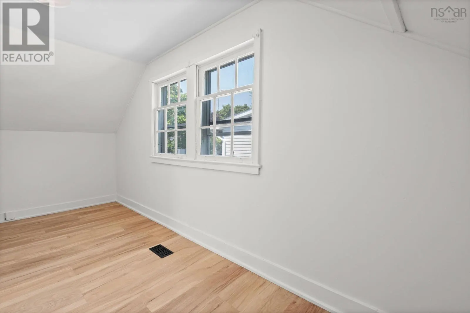 54 Symonds Street