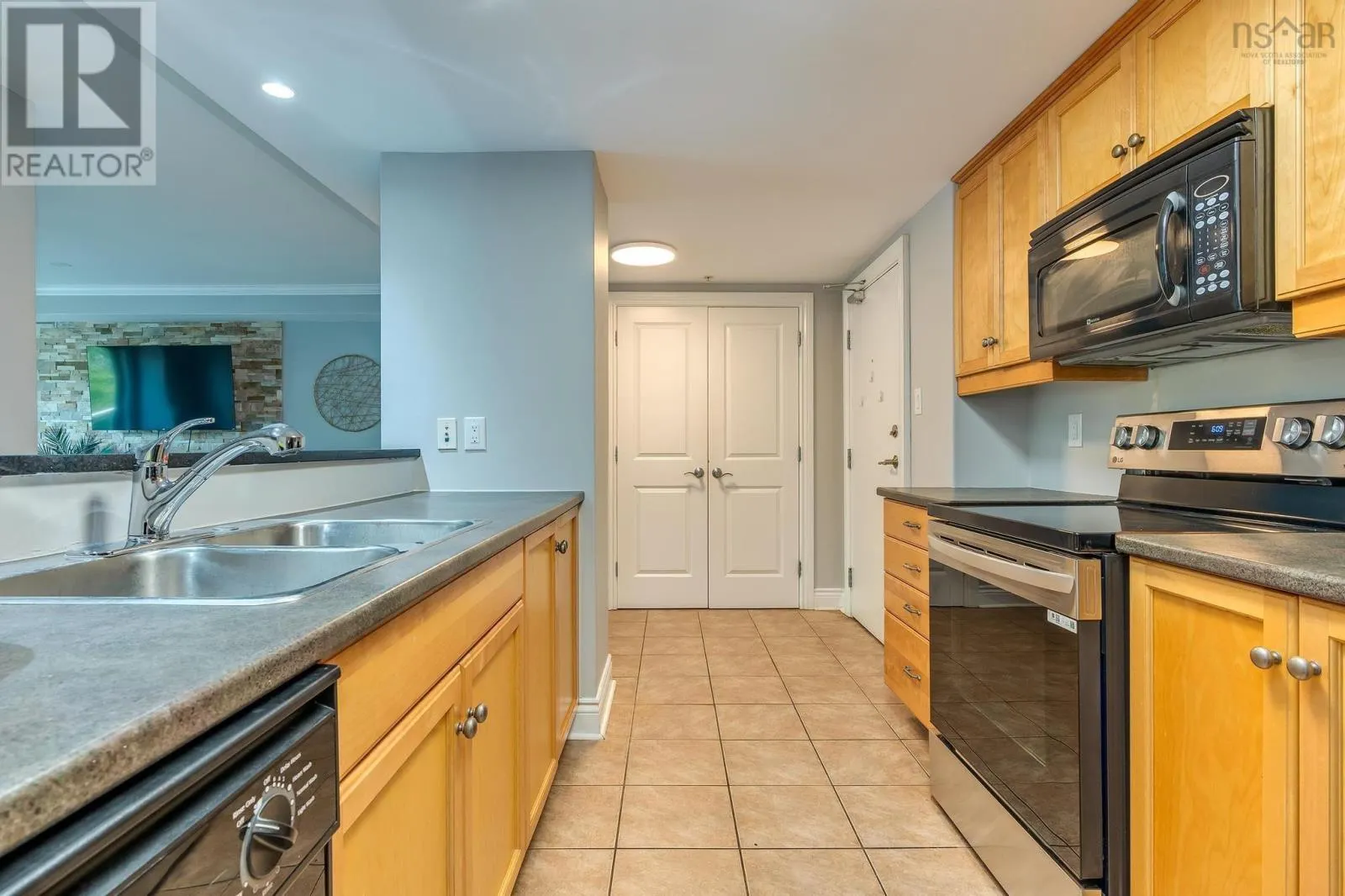 405- 5234 Morris St