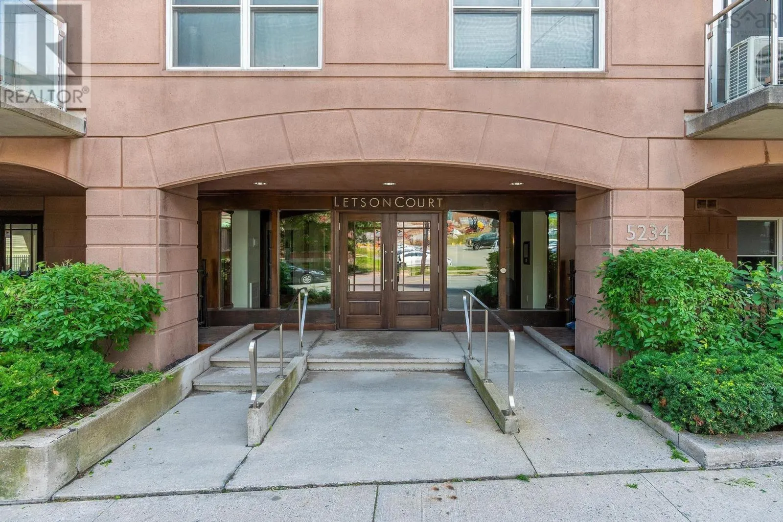 405- 5234 Morris St