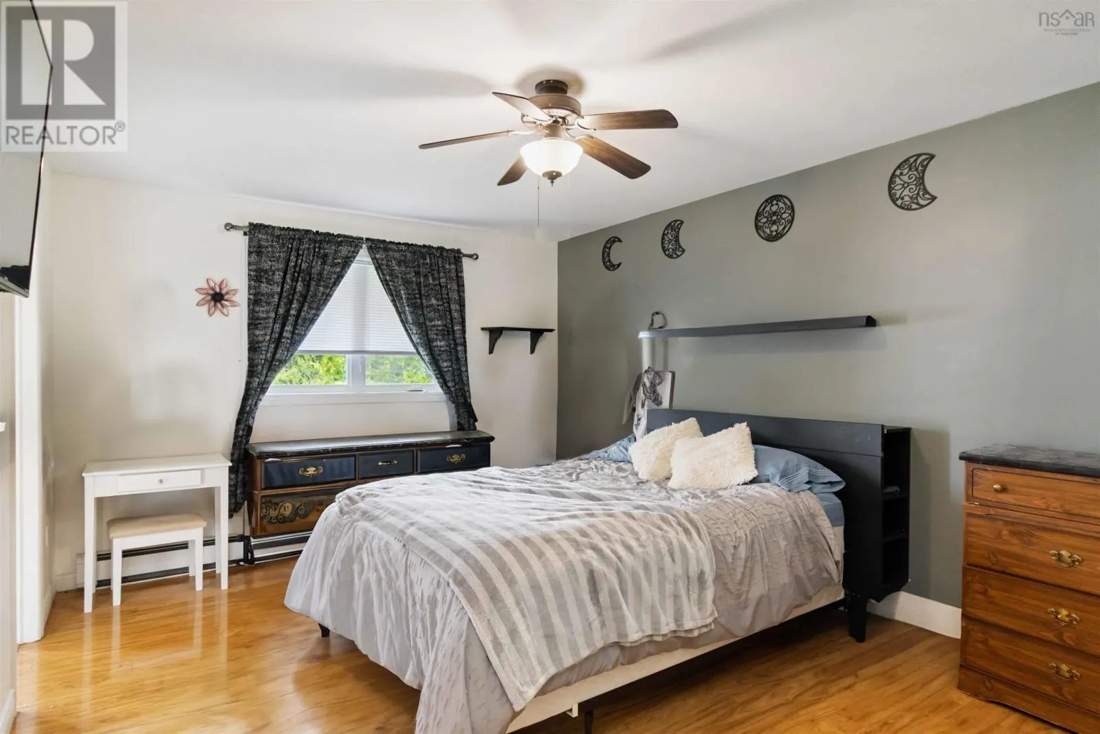 87 Cow Bay Road