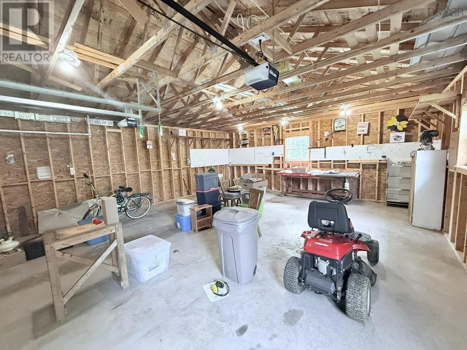 23 SILVERWOOD Drive