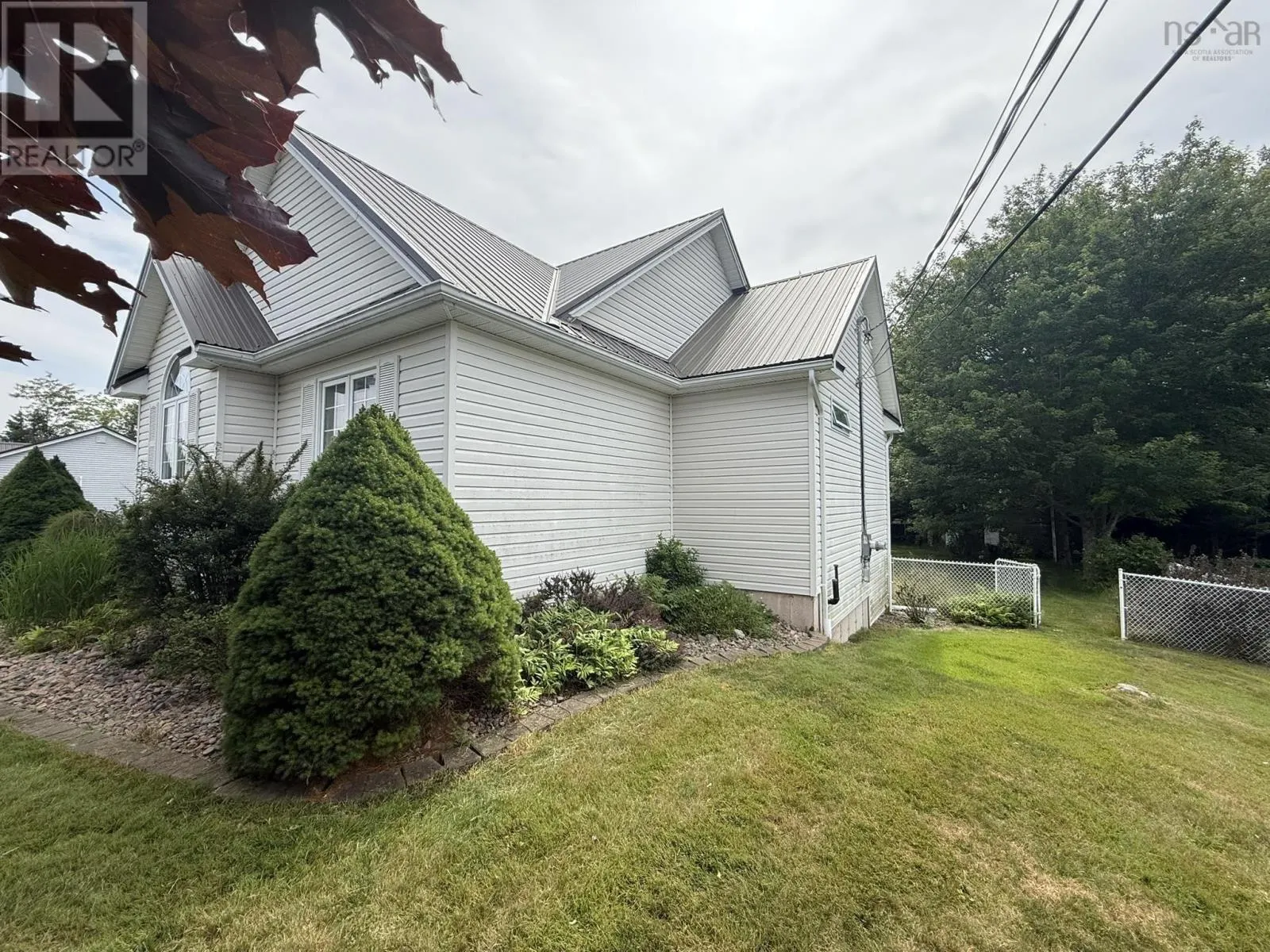23 SILVERWOOD Drive