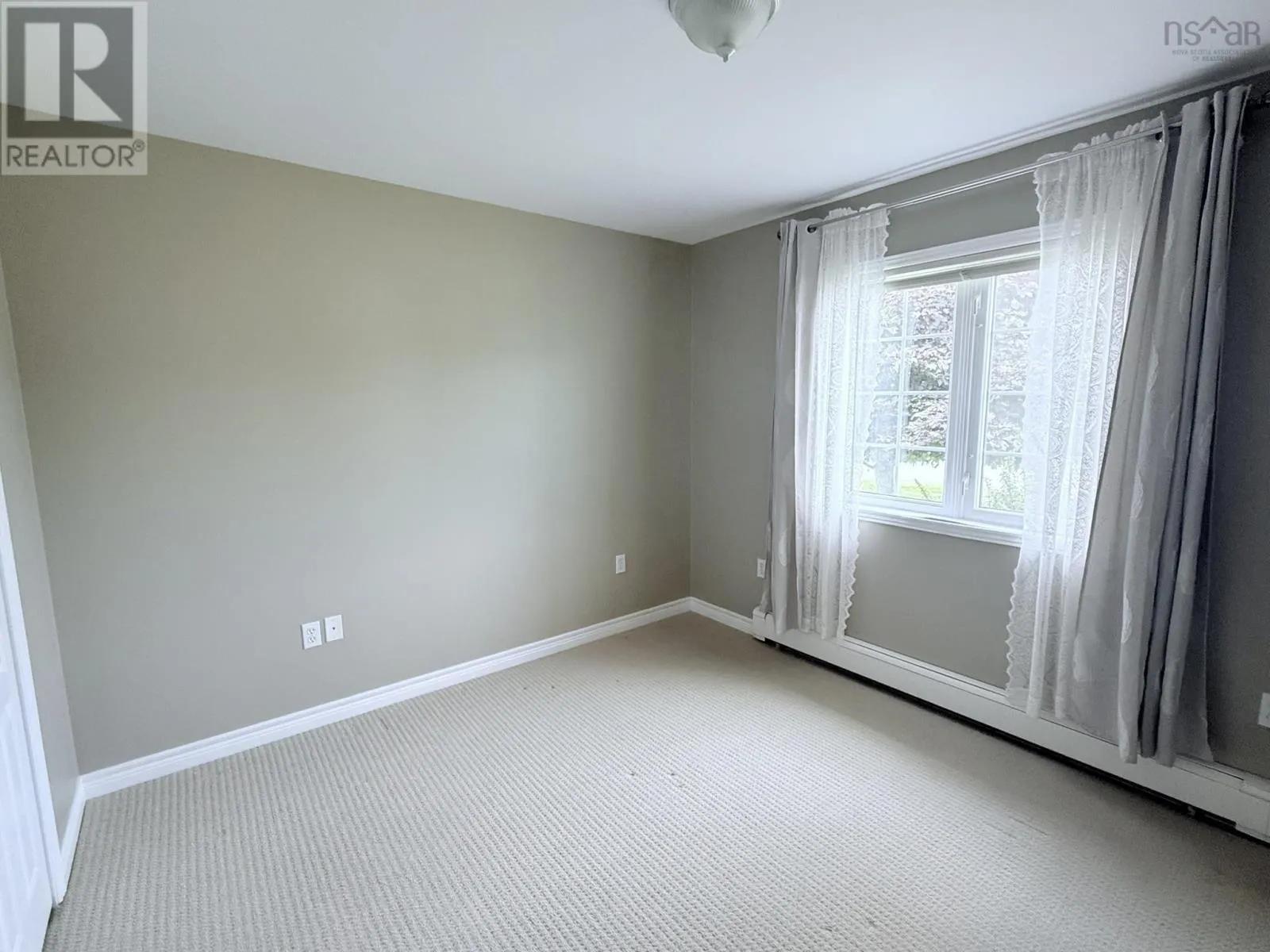 23 SILVERWOOD Drive