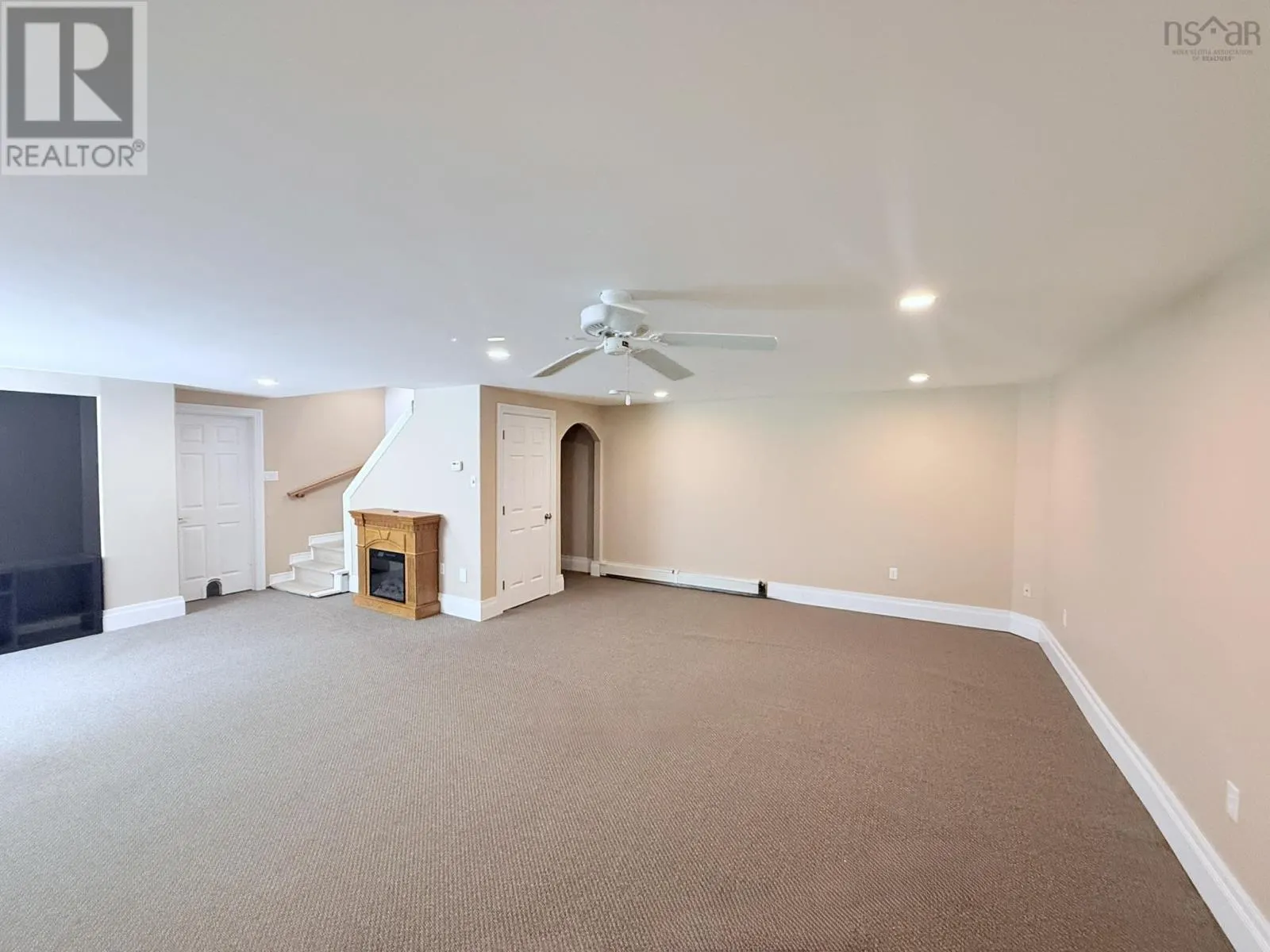 23 SILVERWOOD Drive