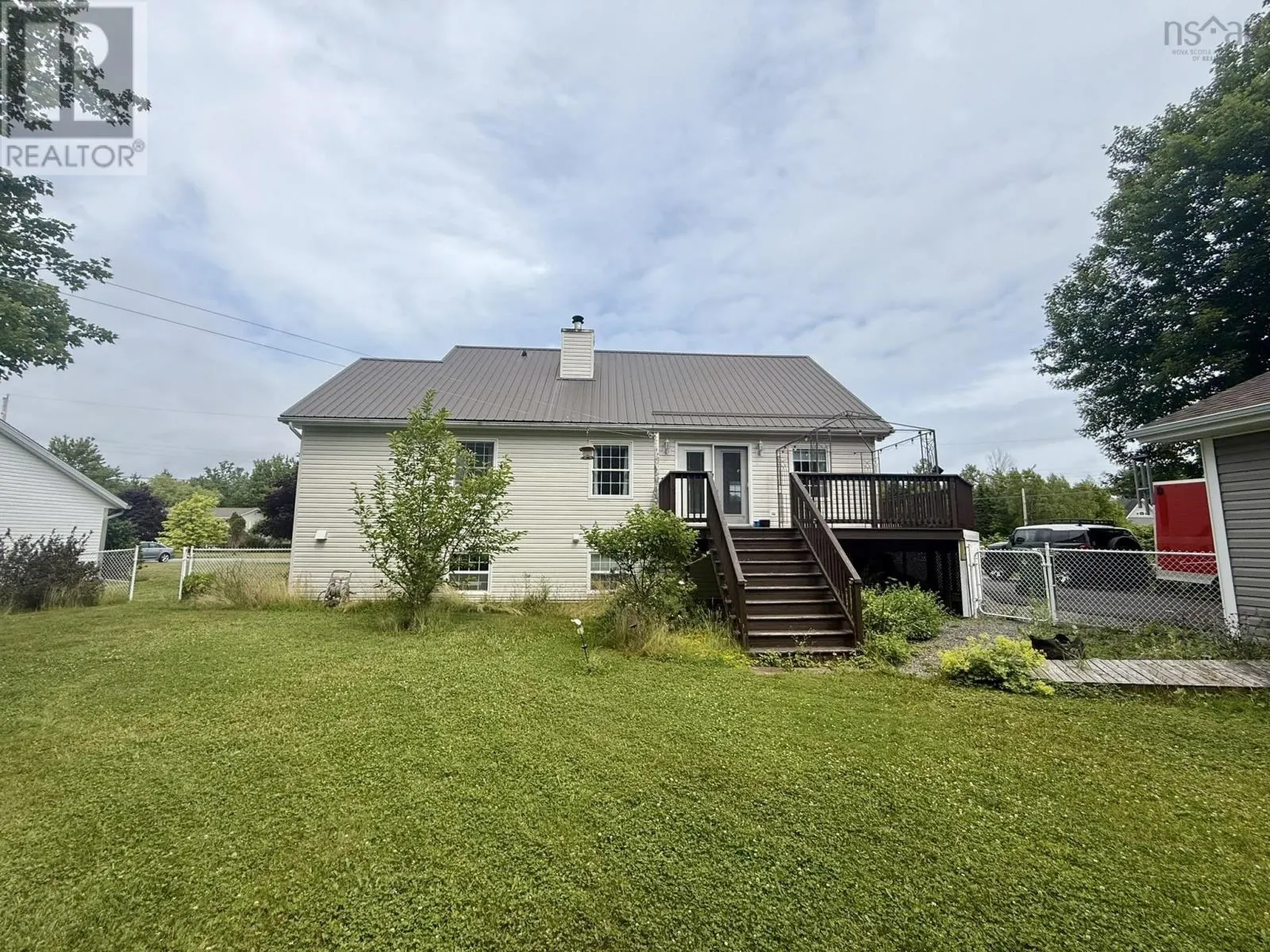 23 SILVERWOOD Drive