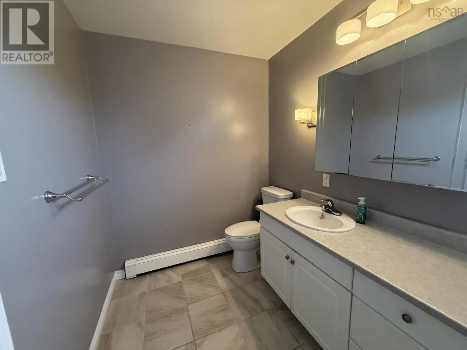 23 SILVERWOOD Drive