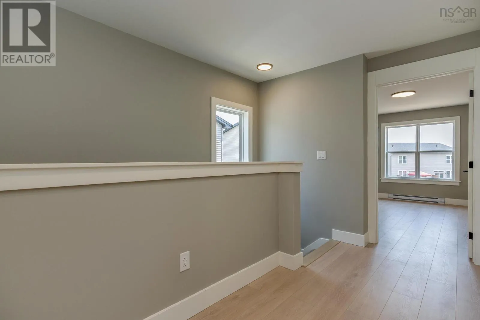 80B 180 Colonial Crescent