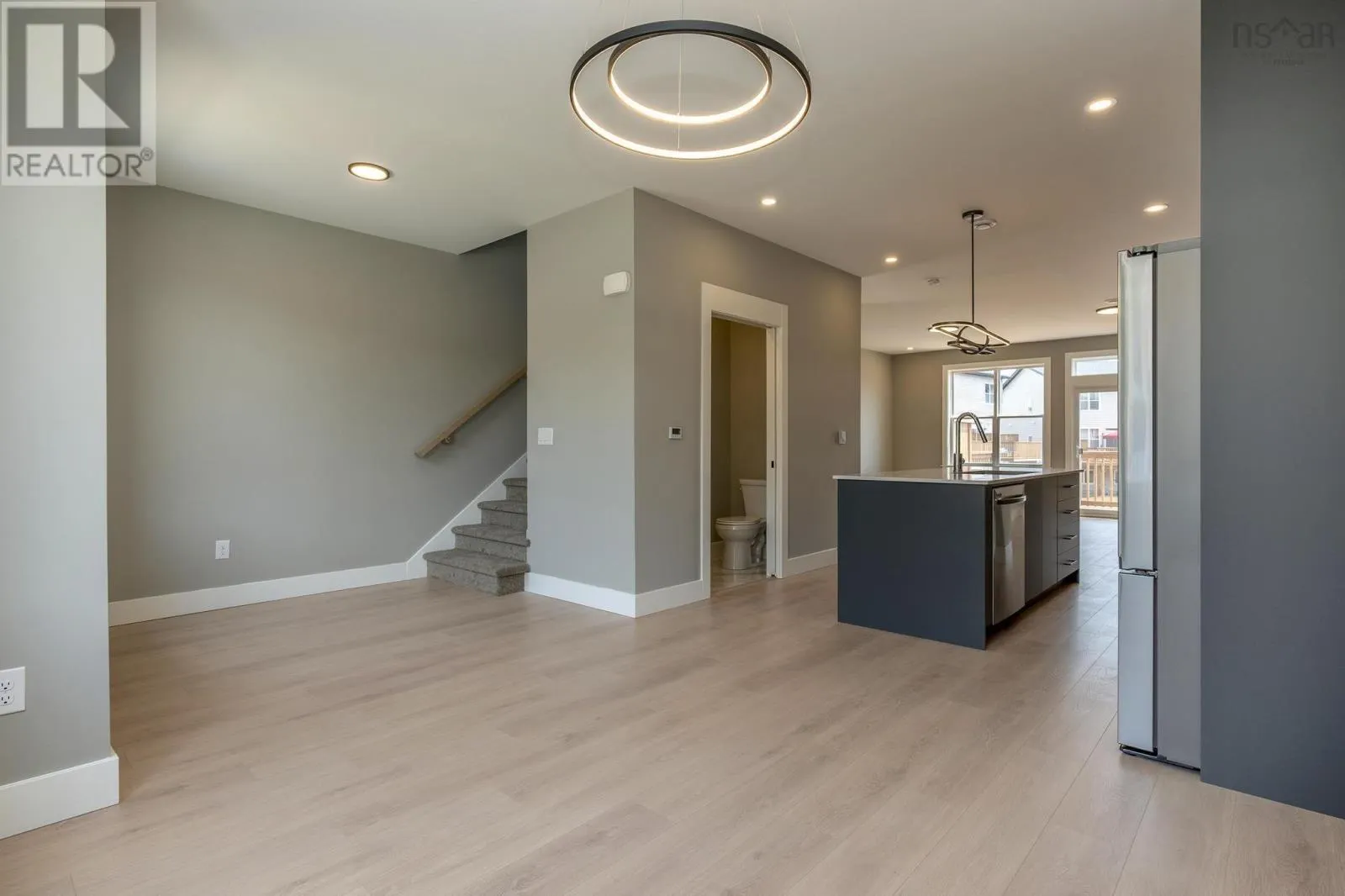 80B 180 Colonial Crescent