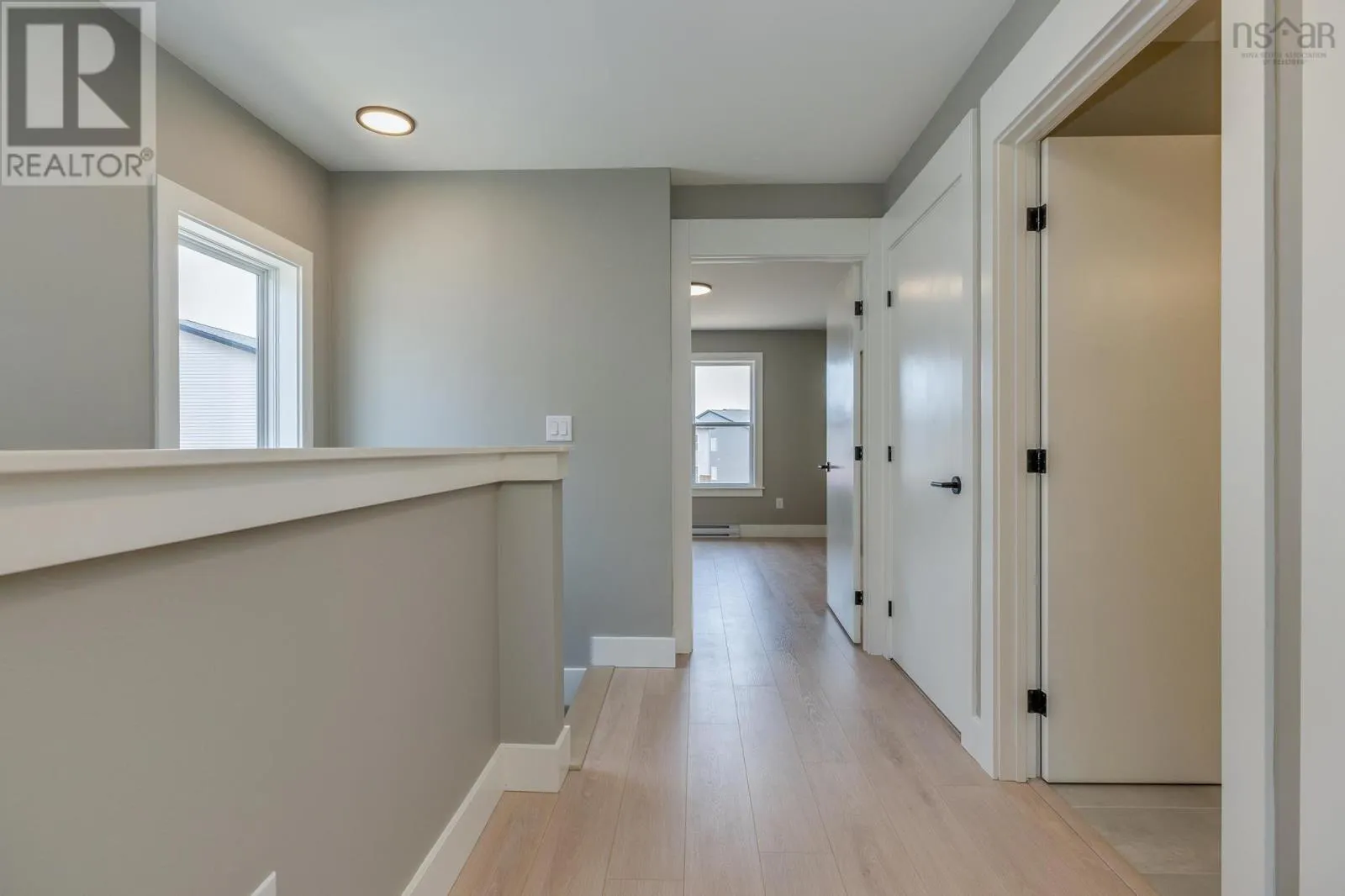 80B 180 Colonial Crescent