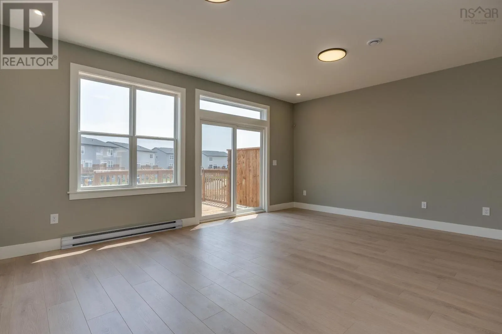 80B 180 Colonial Crescent