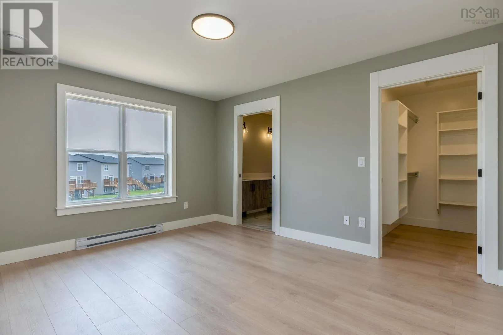 80B 180 Colonial Crescent