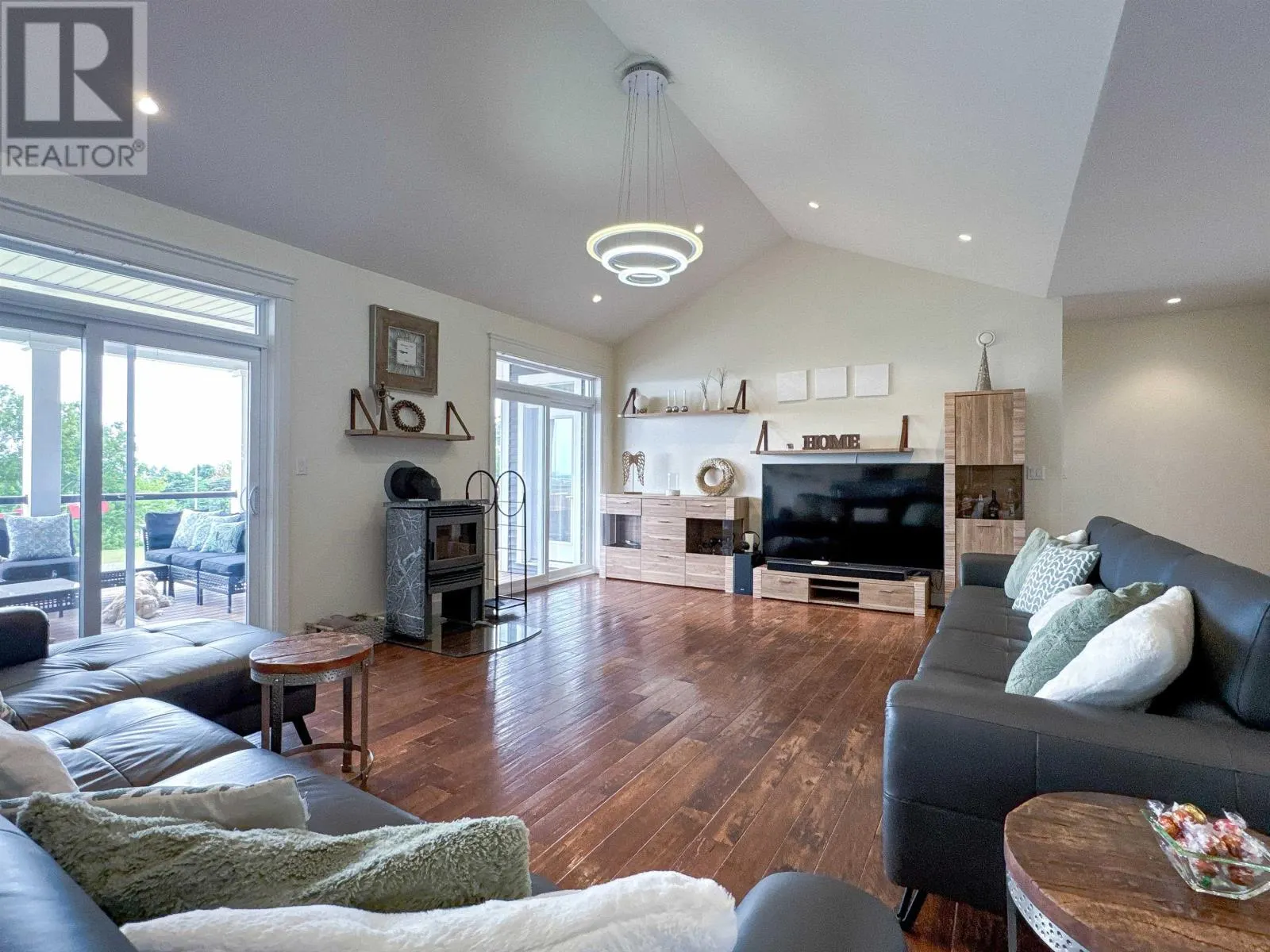 23 Paget & Keppoch Lot Crescent