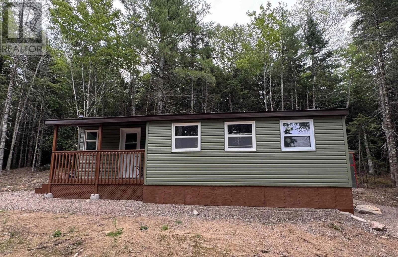 126 Middle Lake South Road