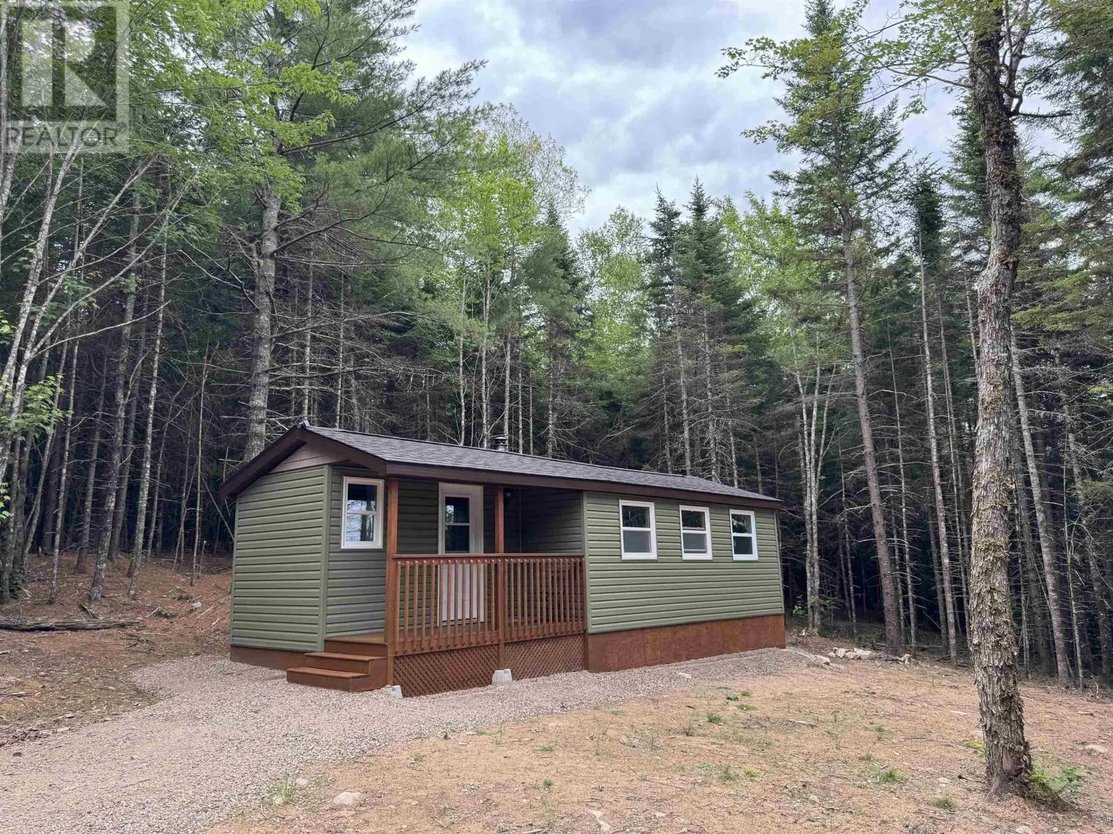 126 Middle Lake South Road