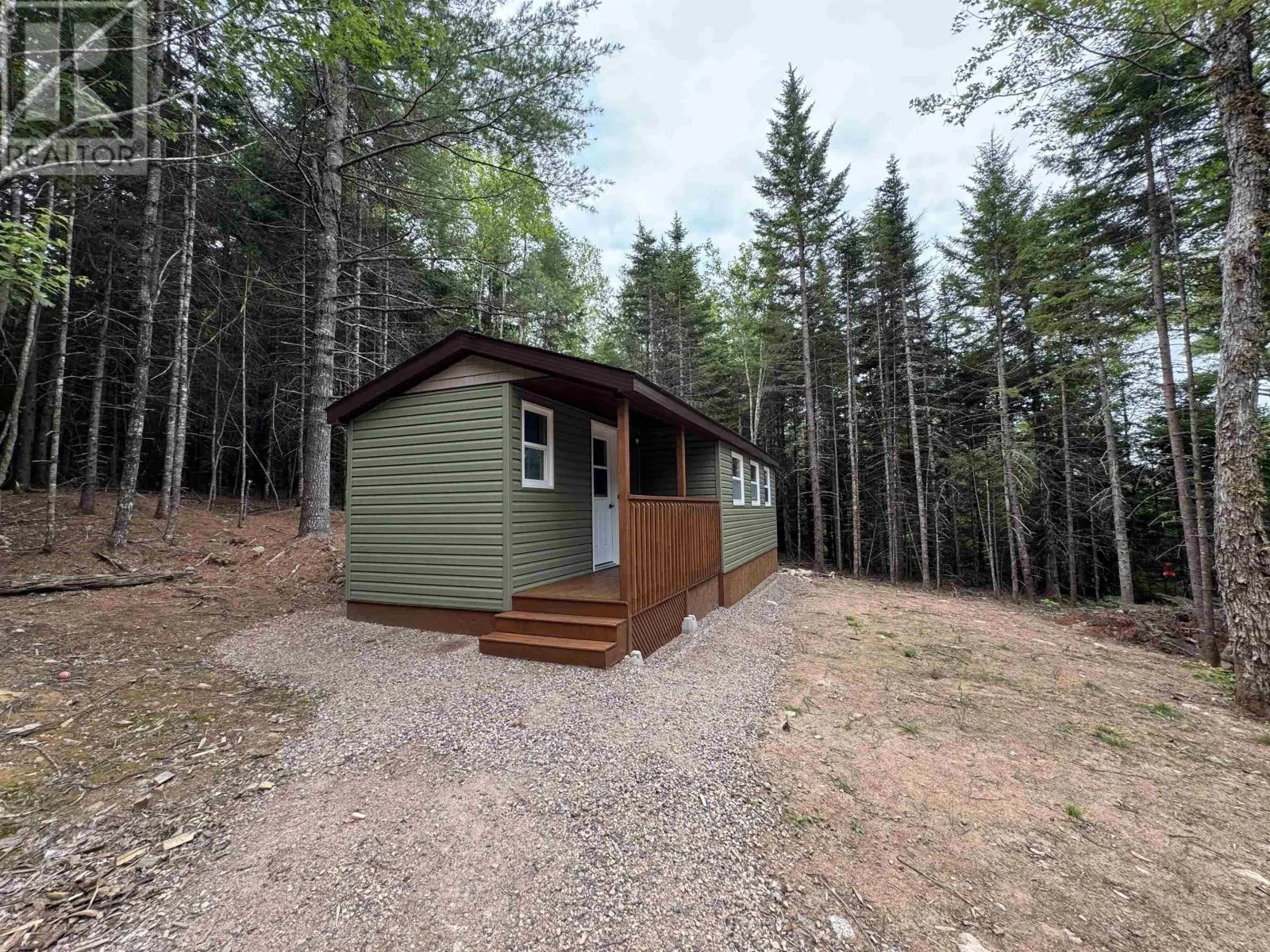 126 Middle Lake South Road