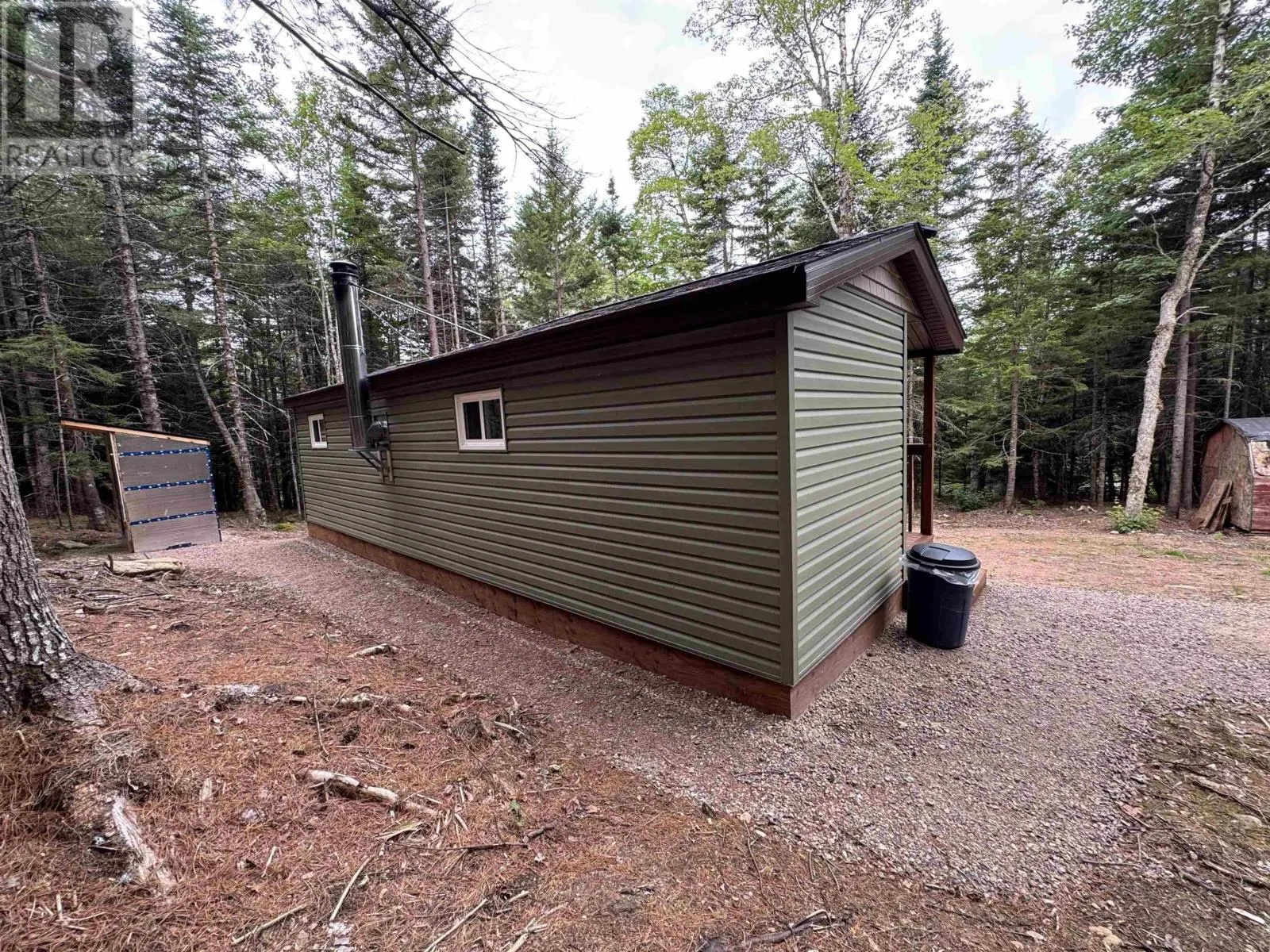 126 Middle Lake South Road