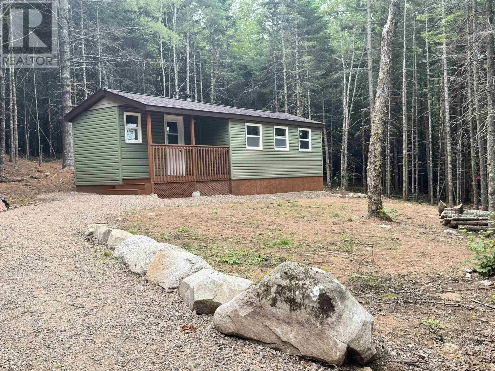 126 Middle Lake South Road
