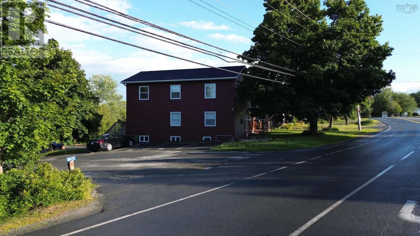 1423 Fall River Road