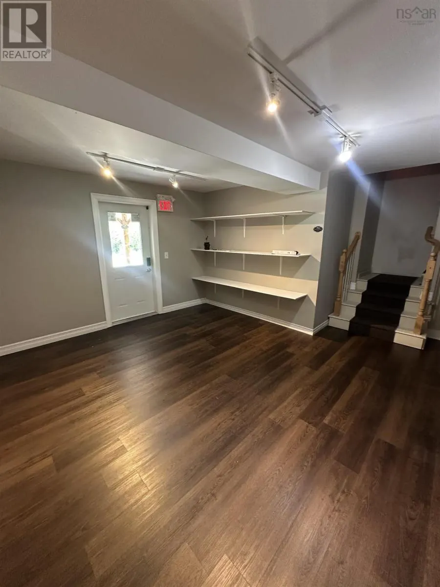 1423 Fall River Road
