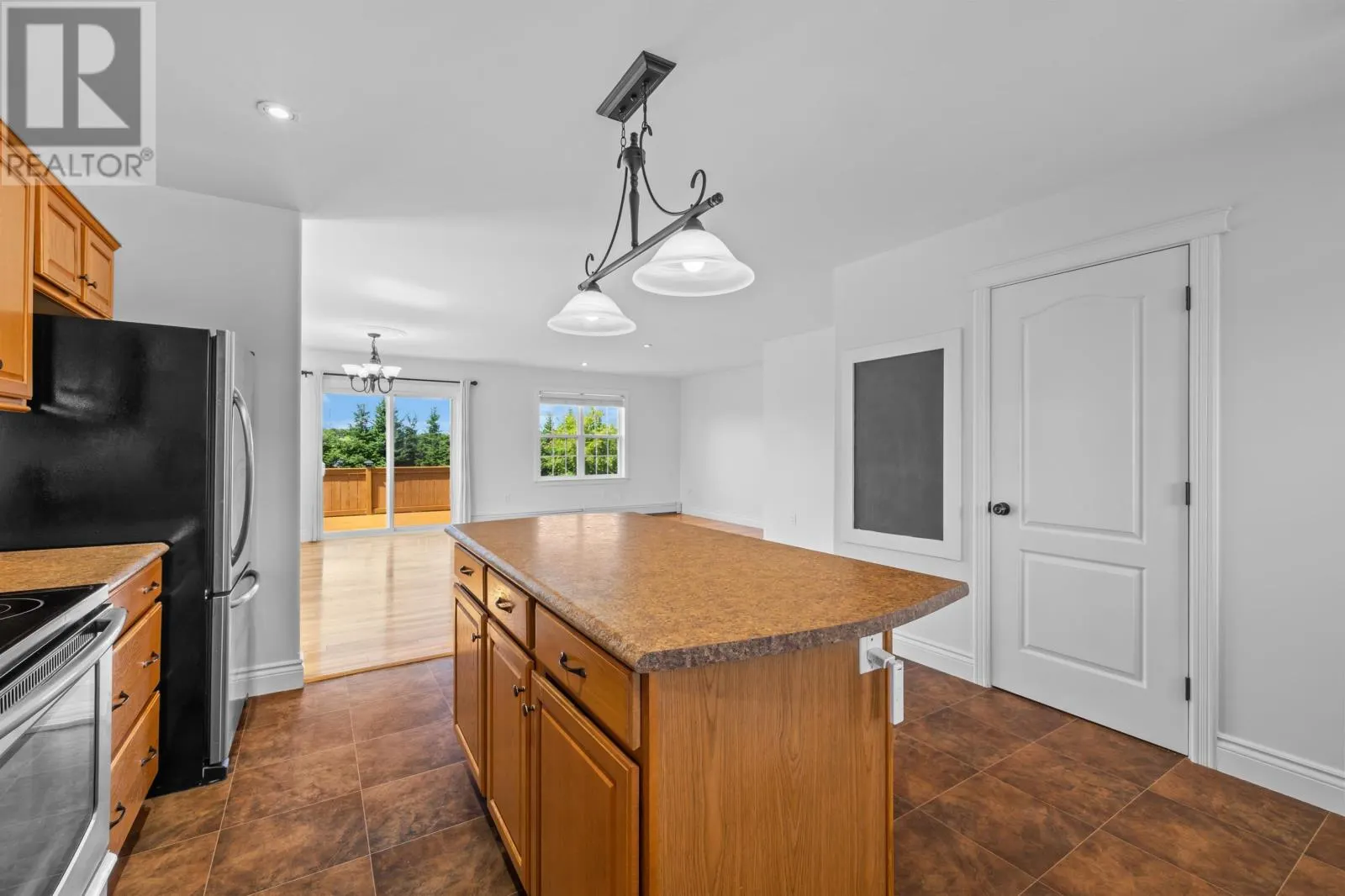 1 Hillside Meadows Drive