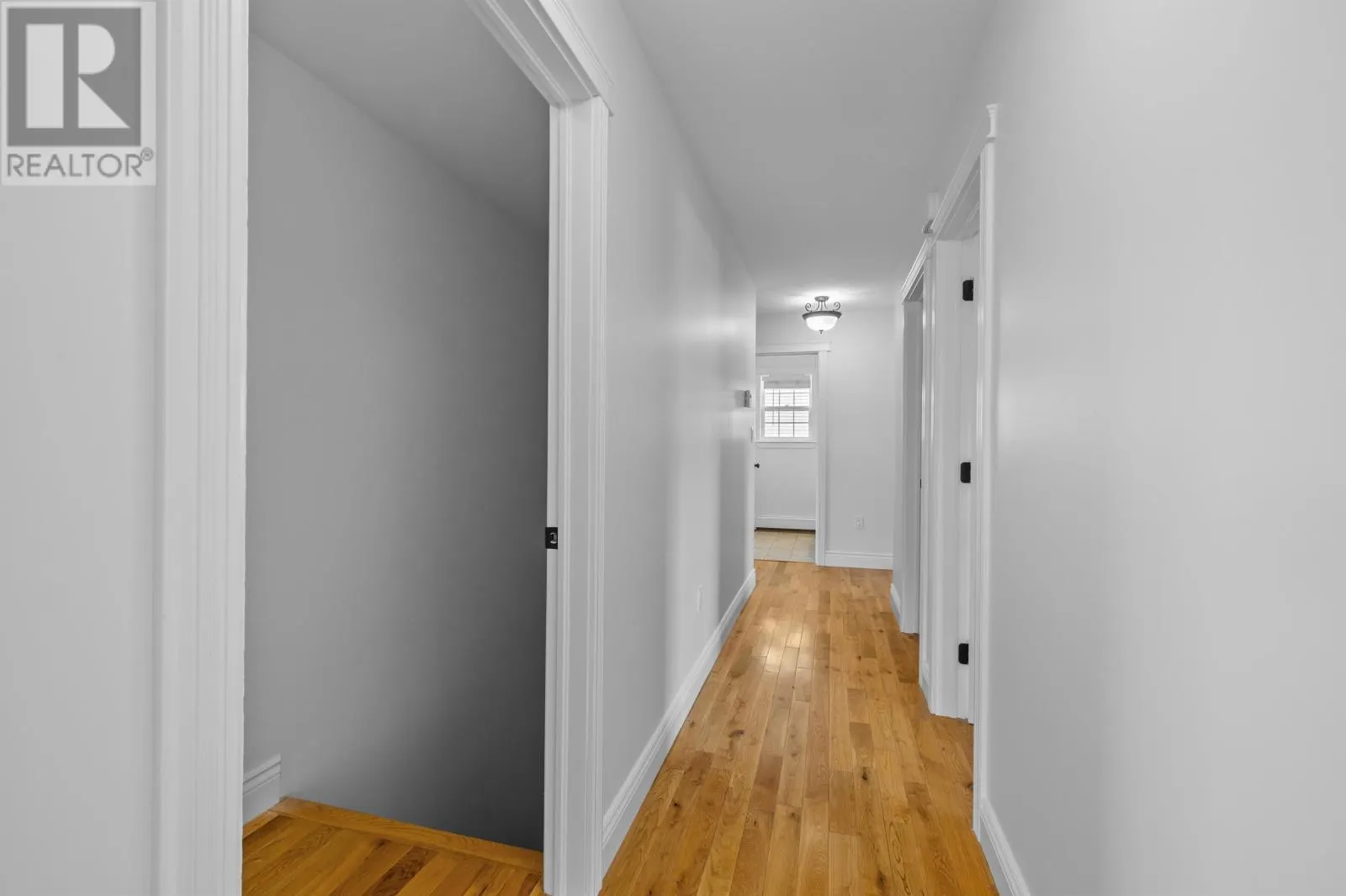 1 Hillside Meadows Drive
