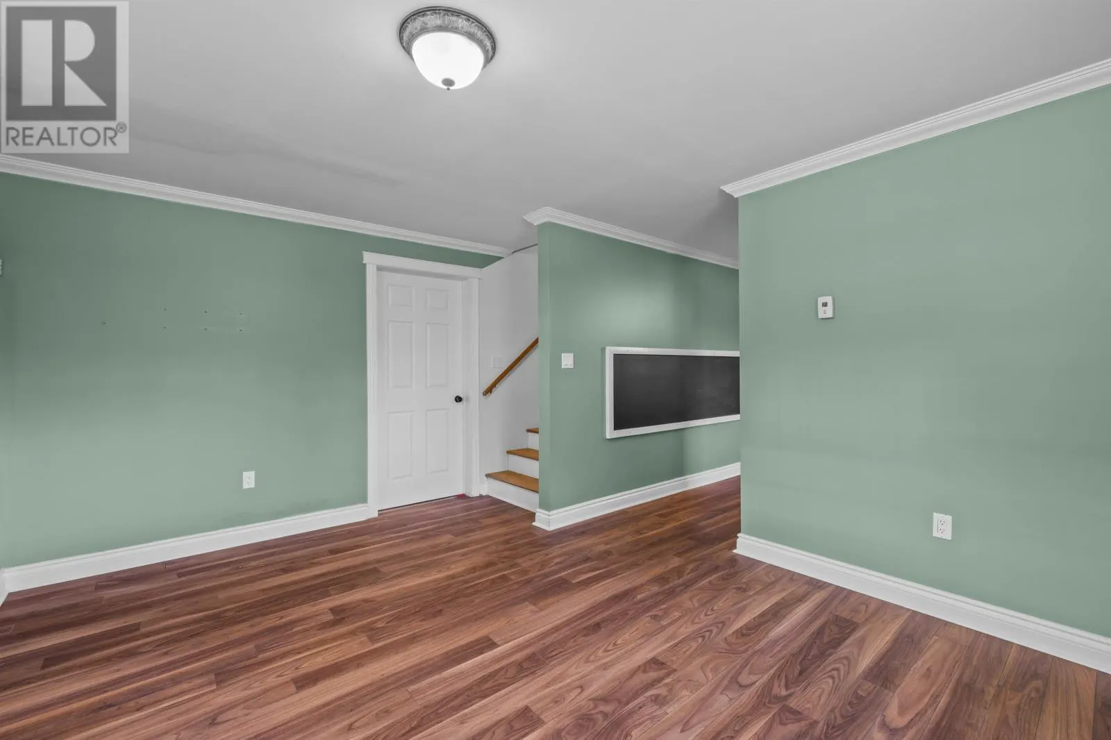 1 Hillside Meadows Drive