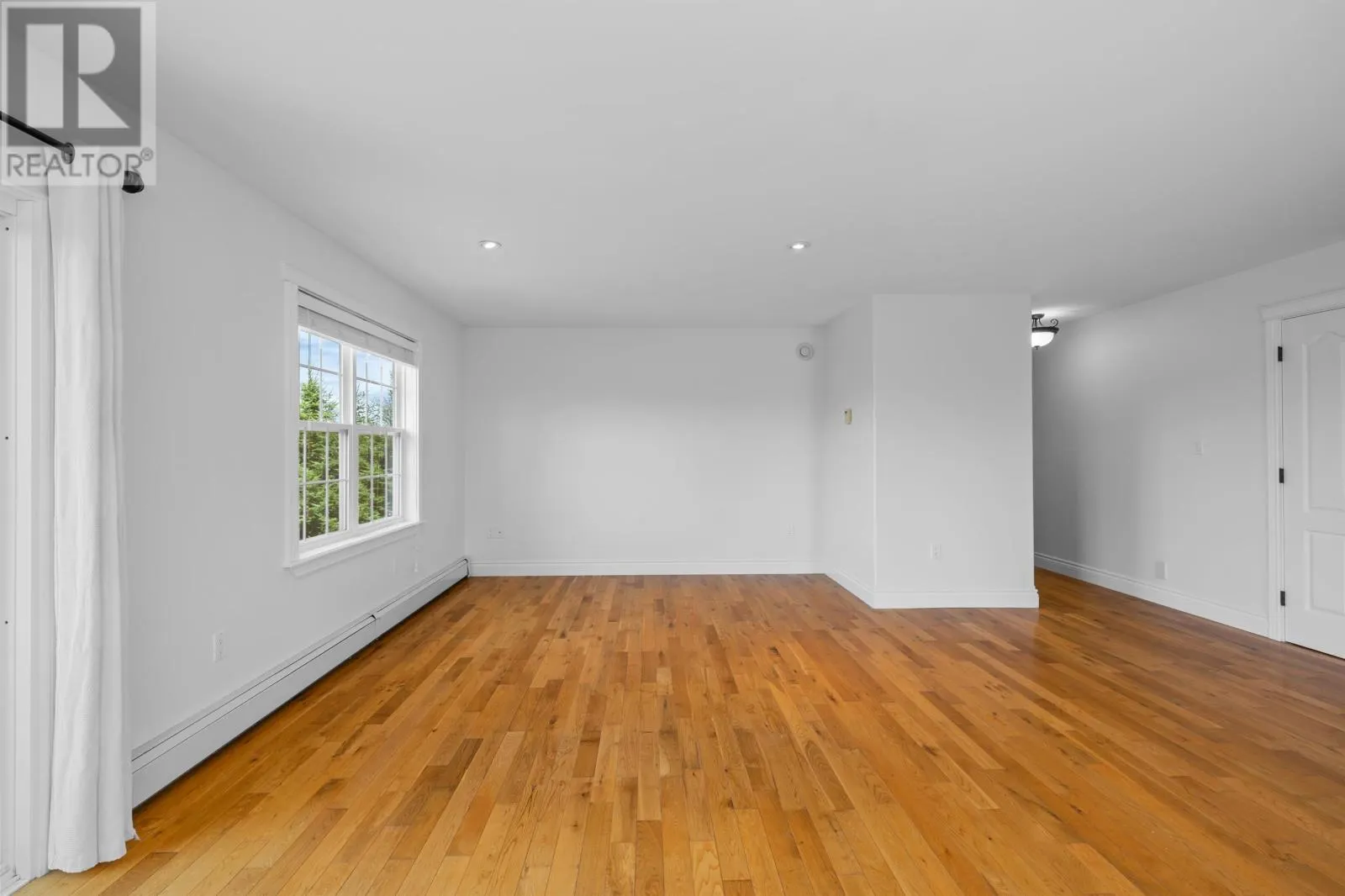 1 Hillside Meadows Drive