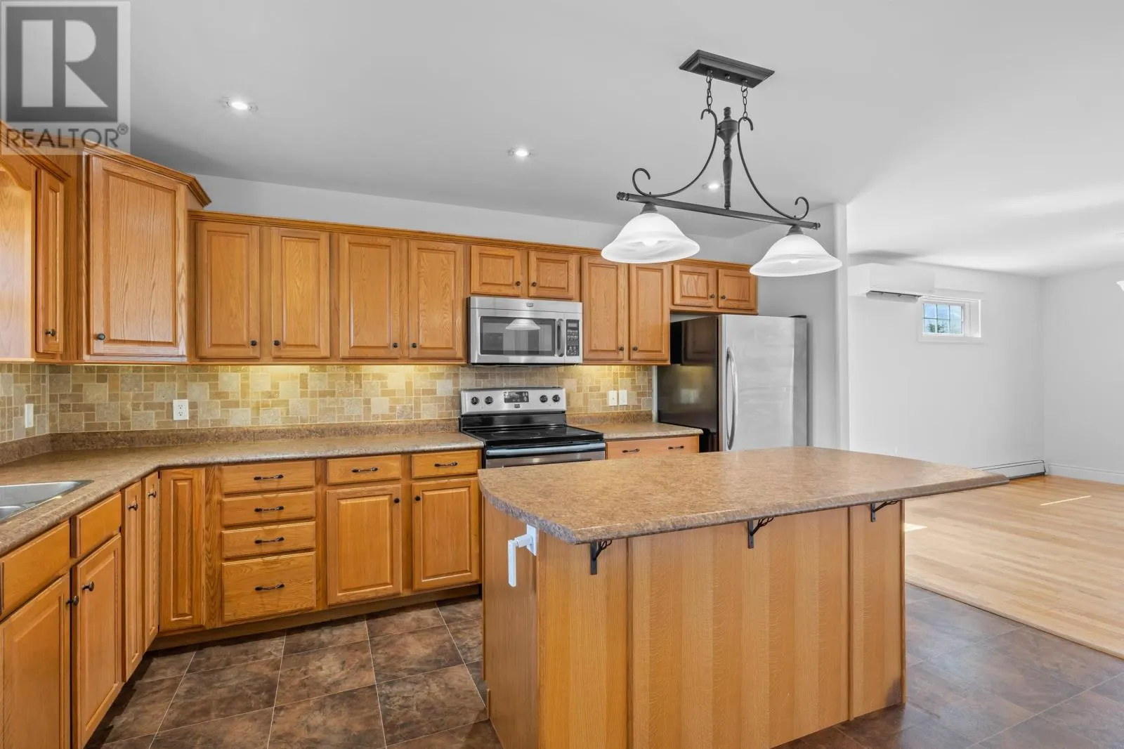 1 Hillside Meadows Drive