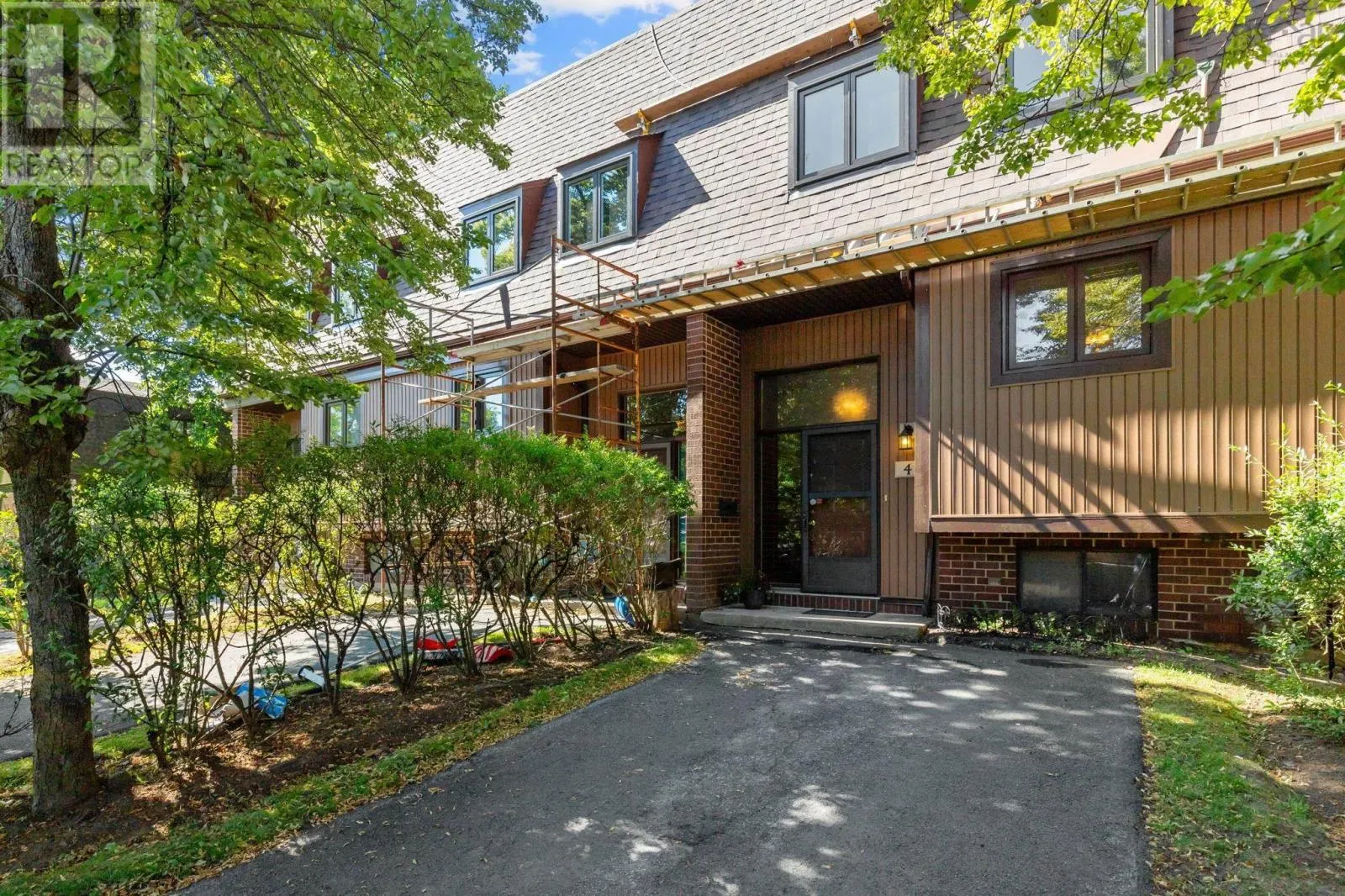 4 Covington Way