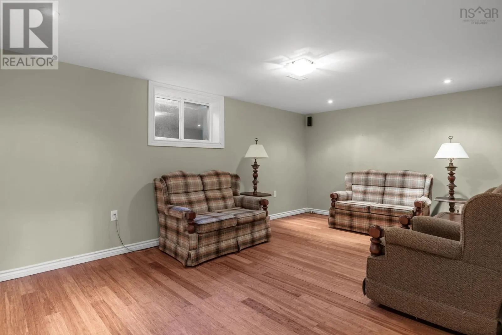 4 Covington Way